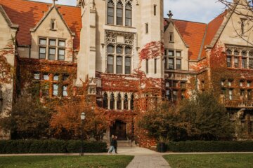 Photo of a building at the University of Chicago by Alisa Anton on Unsplash